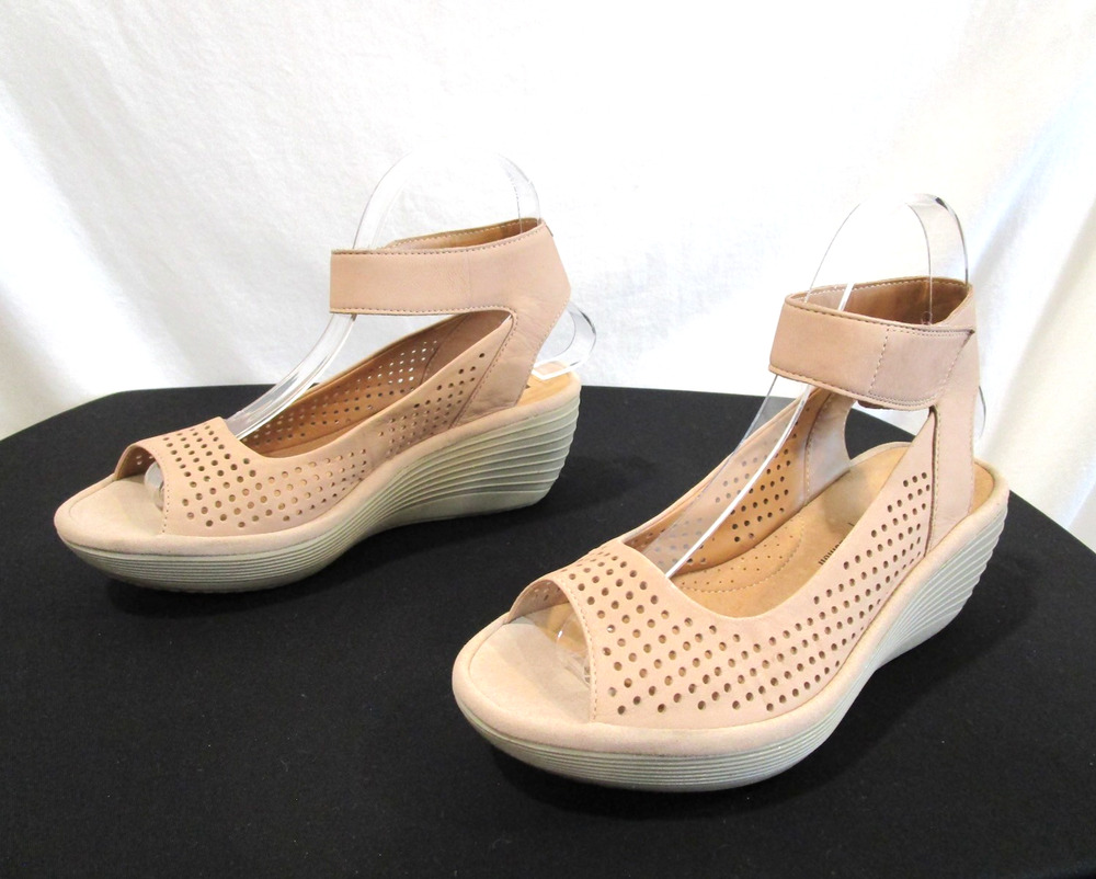 Clarks Collection Reedly Selene Nude Leather Perforated Wedge Sandals Women 7M